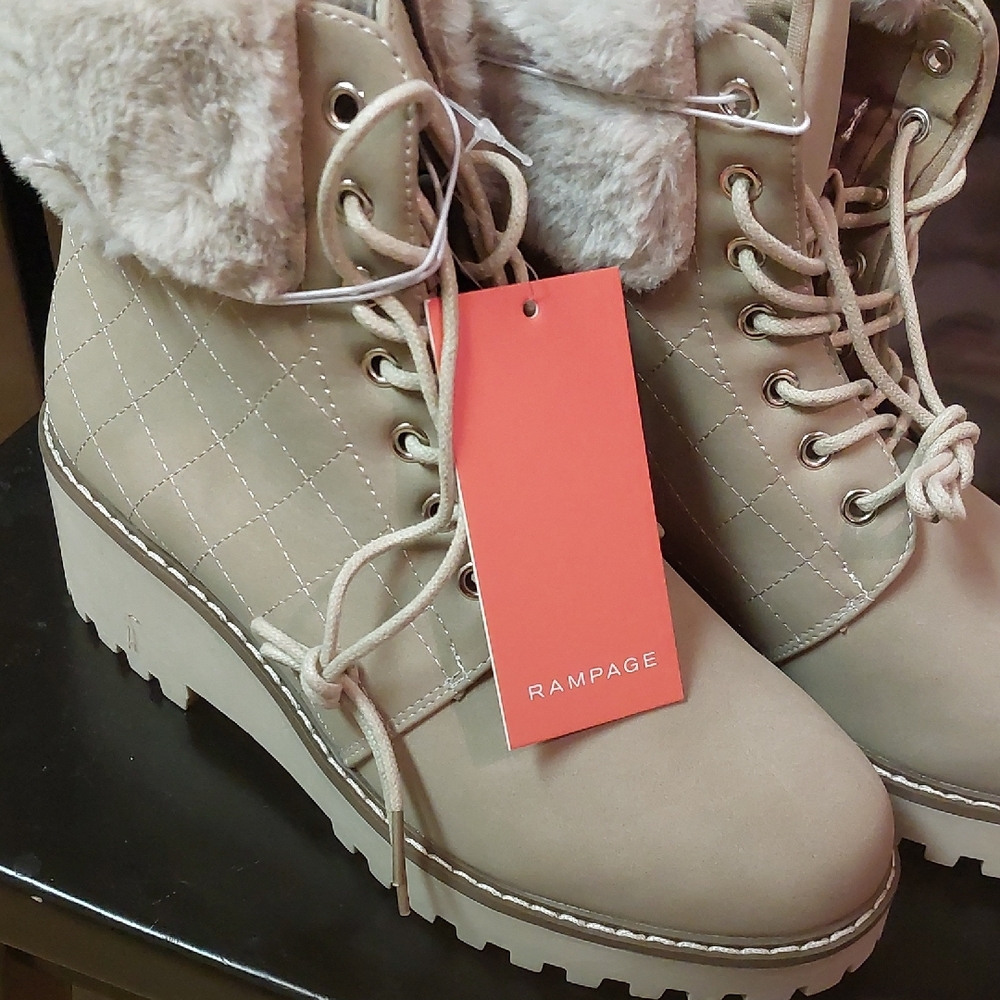 Rampage Women's Cream Quilted Winter Boots